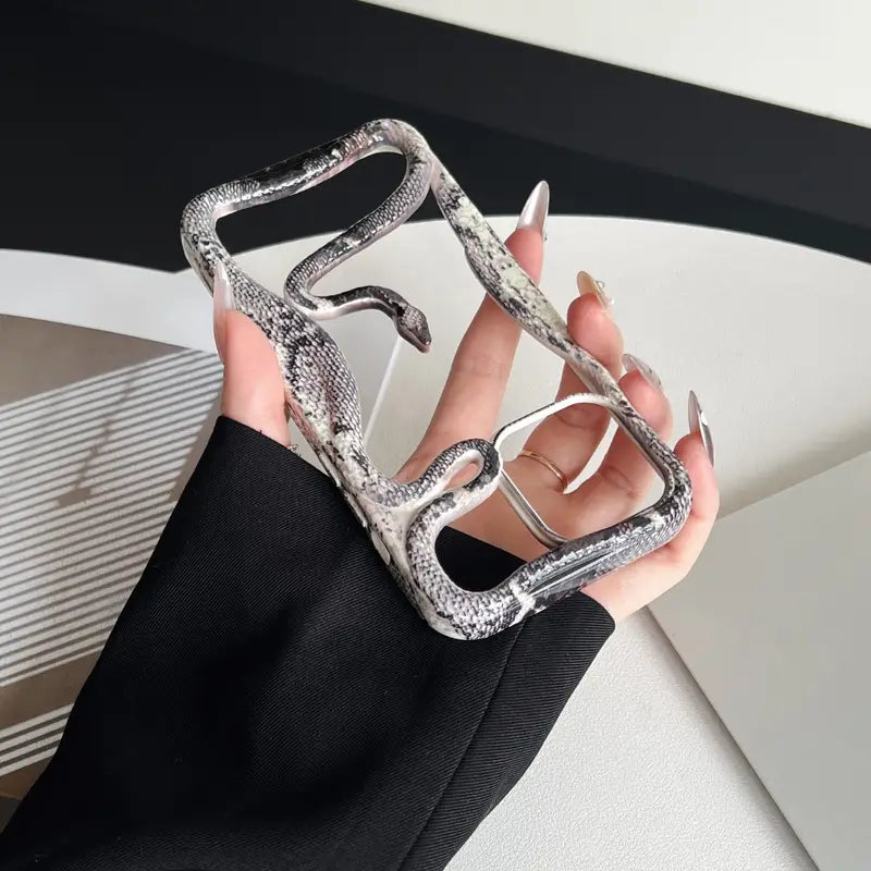 3d snake design anti-drop iphone case